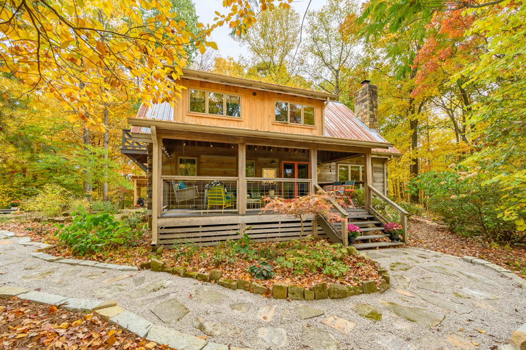 The Hideaway Cabin